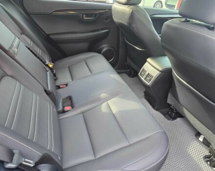 Сірий Лексус НХ, об'ємом двигуна 2 л та пробігом 48 тис. км за 28500 $, фото 7 на Automoto.ua