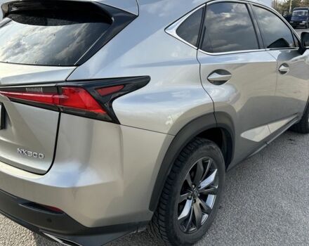 Сірий Лексус НХ, об'ємом двигуна 2 л та пробігом 131 тис. км за 30000 $, фото 2 на Automoto.ua