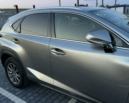 Серый Лексус НХ, объемом двигателя 2 л и пробегом 59 тыс. км за 30000 $, фото 4 на Automoto.ua