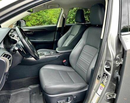 Сірий Лексус НХ, об'ємом двигуна 2 л та пробігом 80 тис. км за 18000 $, фото 9 на Automoto.ua