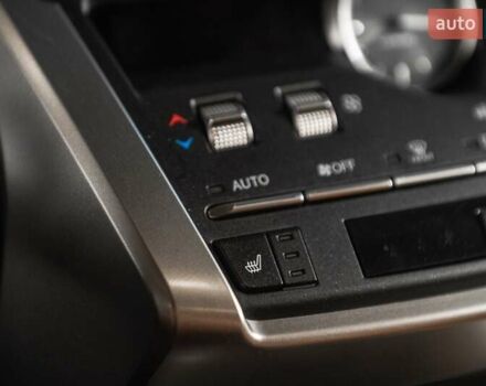 Сірий Лексус НХ, об'ємом двигуна 2.49 л та пробігом 69 тис. км за 37500 $, фото 23 на Automoto.ua