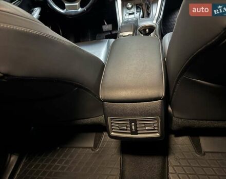 Сірий Лексус НХ, об'ємом двигуна 1.99 л та пробігом 35 тис. км за 35555 $, фото 33 на Automoto.ua