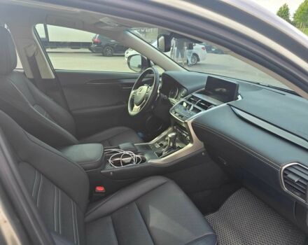 Сірий Лексус НХ, об'ємом двигуна 2 л та пробігом 48 тис. км за 28500 $, фото 1 на Automoto.ua