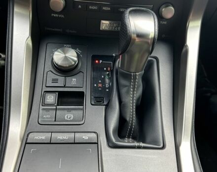 Сірий Лексус НХ, об'ємом двигуна 2 л та пробігом 131 тис. км за 30000 $, фото 22 на Automoto.ua