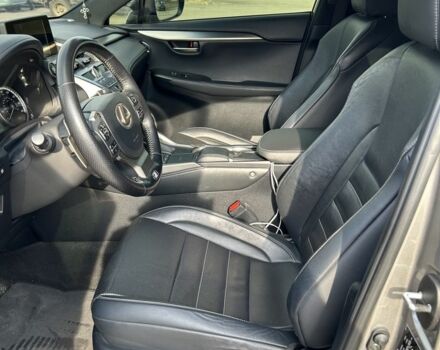 Сірий Лексус НХ, об'ємом двигуна 2 л та пробігом 131 тис. км за 30000 $, фото 7 на Automoto.ua