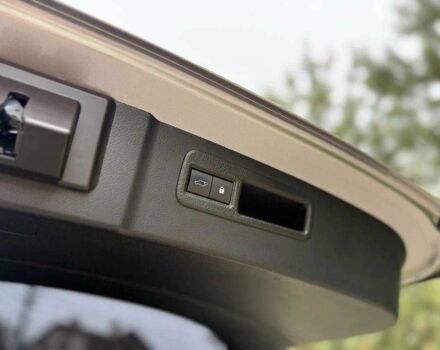 Серый Лексус НХ, объемом двигателя 0 л и пробегом 43 тыс. км за 23700 $, фото 12 на Automoto.ua