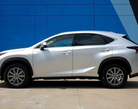 Сірий Лексус НХ, об'ємом двигуна 0 л та пробігом 59 тис. км за 7300 $, фото 3 на Automoto.ua