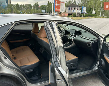 Сірий Лексус НХ, об'ємом двигуна 2 л та пробігом 70 тис. км за 25999 $, фото 26 на Automoto.ua
