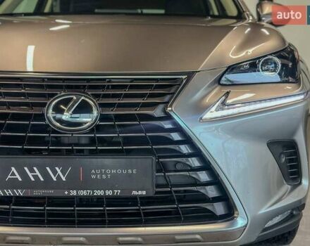 Серый Лексус НХ, объемом двигателя 1.99 л и пробегом 195 тыс. км за 27900 $, фото 3 на Automoto.ua