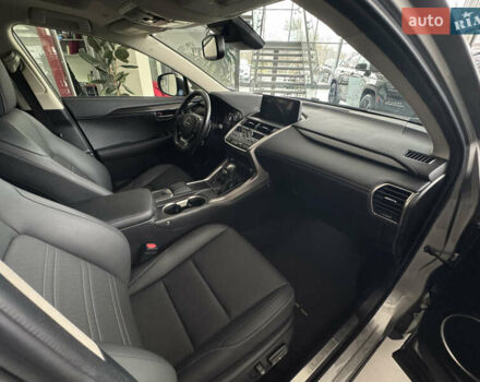 Сірий Лексус НХ, об'ємом двигуна 2 л та пробігом 26 тис. км за 29990 $, фото 22 на Automoto.ua