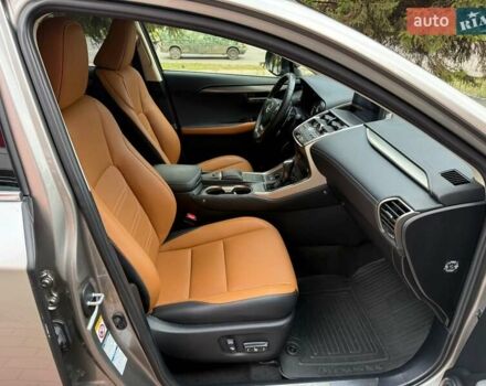 Сірий Лексус НХ, об'ємом двигуна 2.49 л та пробігом 64 тис. км за 35990 $, фото 31 на Automoto.ua