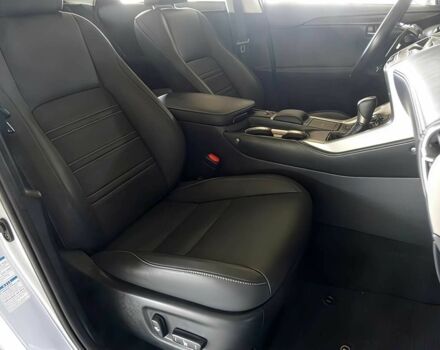 Сірий Лексус НХ, об'ємом двигуна 0 л та пробігом 59 тис. км за 7300 $, фото 13 на Automoto.ua
