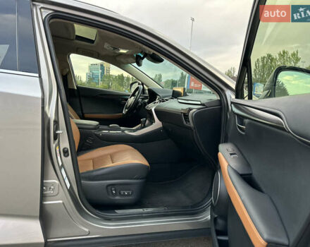 Сірий Лексус НХ, об'ємом двигуна 2 л та пробігом 70 тис. км за 25999 $, фото 27 на Automoto.ua