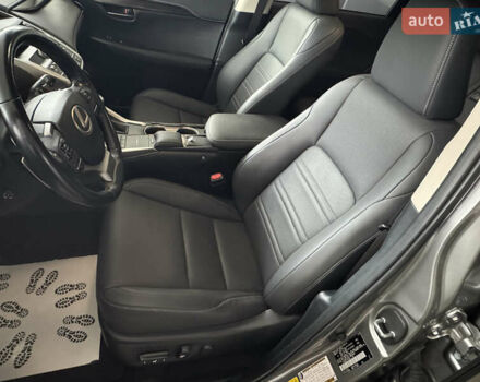 Сірий Лексус НХ, об'ємом двигуна 2 л та пробігом 26 тис. км за 29990 $, фото 8 на Automoto.ua