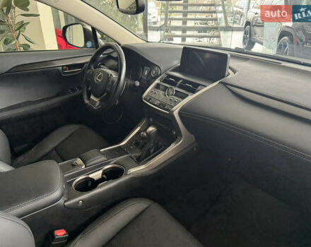 Сірий Лексус НХ, об'ємом двигуна 2 л та пробігом 26 тис. км за 29990 $, фото 23 на Automoto.ua