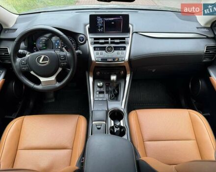 Сірий Лексус НХ, об'ємом двигуна 2.49 л та пробігом 64 тис. км за 35990 $, фото 8 на Automoto.ua
