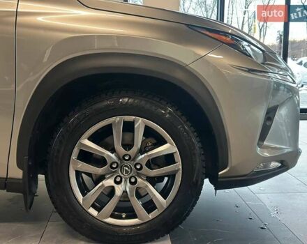 Серый Лексус НХ, объемом двигателя 1.99 л и пробегом 195 тыс. км за 27900 $, фото 4 на Automoto.ua