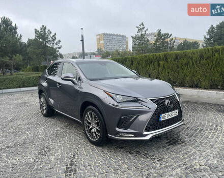 Сірий Лексус НХ, об'ємом двигуна 2 л та пробігом 37 тис. км за 29999 $, фото 3 на Automoto.ua