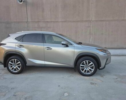 Серый Лексус НХ, объемом двигателя 2 л и пробегом 75 тыс. км за 16700 $, фото 2 на Automoto.ua