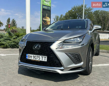 Серый Лексус НХ, объемом двигателя 2 л и пробегом 77 тыс. км за 27000 $, фото 1 на Automoto.ua