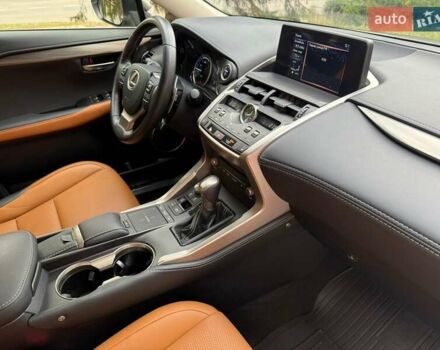 Сірий Лексус НХ, об'ємом двигуна 2.49 л та пробігом 64 тис. км за 35990 $, фото 32 на Automoto.ua