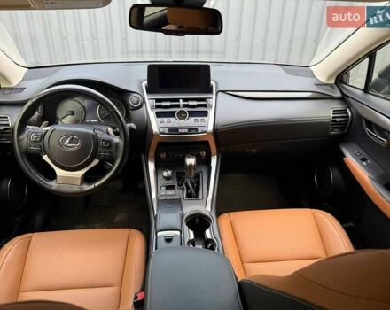 Серый Лексус НХ, объемом двигателя 2 л и пробегом 35 тыс. км за 24999 $, фото 12 на Automoto.ua