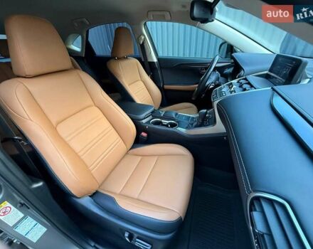 Серый Лексус НХ, объемом двигателя 2 л и пробегом 35 тыс. км за 24999 $, фото 22 на Automoto.ua