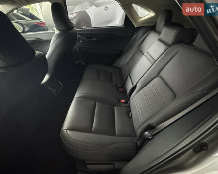 Сірий Лексус НХ, об'ємом двигуна 2 л та пробігом 26 тис. км за 29990 $, фото 19 на Automoto.ua