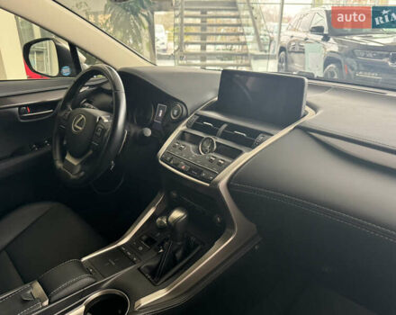 Сірий Лексус НХ, об'ємом двигуна 2 л та пробігом 26 тис. км за 29990 $, фото 25 на Automoto.ua