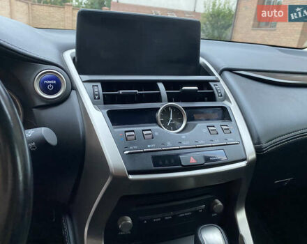 Лексус НХ 2019 в Житомире на Automoto.ua Серый Лексус НХ, объемом двигателя 2.49 л и пробегом 43 тыс. км за 32800 $, фото 23 на Automoto.ua