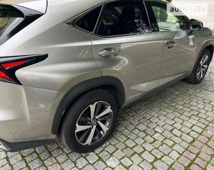 Лексус НХ 2019 в Киеве на Automoto.ua Серый Лексус НХ, объемом двигателя 2.5 л и пробегом 80 тыс. км за 38000 $, фото 8 на Automoto.ua