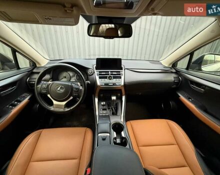 Серый Лексус НХ, объемом двигателя 2 л и пробегом 35 тыс. км за 24999 $, фото 13 на Automoto.ua