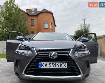 Серый Лексус НХ, объемом двигателя 2.49 л и пробегом 43 тыс. км за 33500 $, фото 1 на Automoto.ua