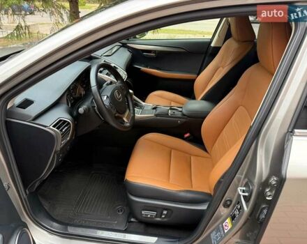 Сірий Лексус НХ, об'ємом двигуна 2.49 л та пробігом 64 тис. км за 35990 $, фото 42 на Automoto.ua