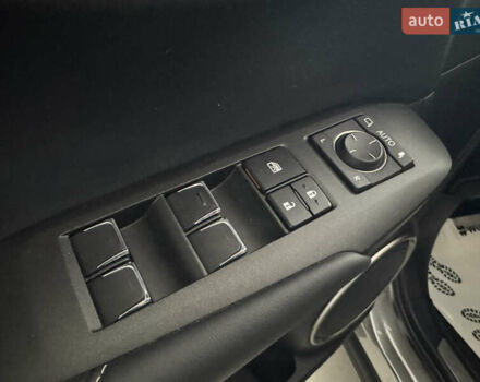 Сірий Лексус НХ, об'ємом двигуна 2 л та пробігом 26 тис. км за 29990 $, фото 7 на Automoto.ua