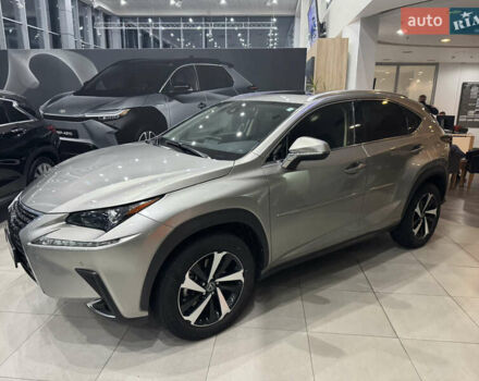 Сірий Лексус НХ, об'ємом двигуна 2 л та пробігом 26 тис. км за 29990 $, фото 1 на Automoto.ua