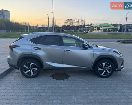 Серый Лексус НХ, объемом двигателя 2 л и пробегом 53 тыс. км за 29700 $, фото 2 на Automoto.ua