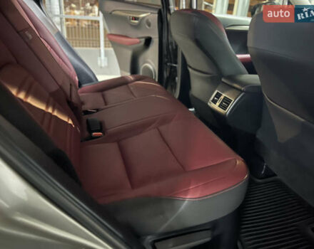 Сірий Лексус НХ, об'ємом двигуна 1.99 л та пробігом 48 тис. км за 32900 $, фото 45 на Automoto.ua