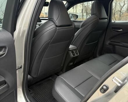 Сірий Лексус НХ, об'ємом двигуна 2 л та пробігом 35 тис. км за 29900 $, фото 19 на Automoto.ua