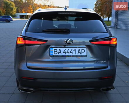 Сірий Лексус НХ, об'ємом двигуна 2 л та пробігом 61 тис. км за 35555 $, фото 4 на Automoto.ua