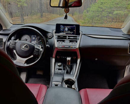 Сірий Лексус НХ, об'ємом двигуна 1.99 л та пробігом 94 тис. км за 32500 $, фото 1 на Automoto.ua