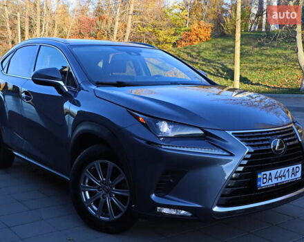 Сірий Лексус НХ, об'ємом двигуна 2 л та пробігом 61 тис. км за 35555 $, фото 1 на Automoto.ua