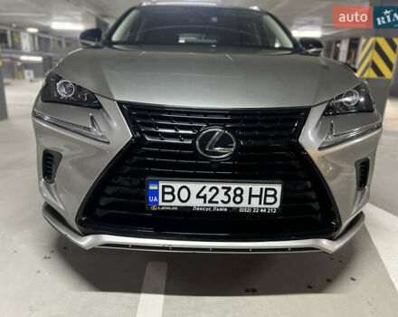Сірий Лексус НХ, об'ємом двигуна 1.99 л та пробігом 48 тис. км за 32900 $, фото 5 на Automoto.ua