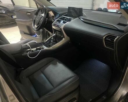 Сірий Лексус НХ, об'ємом двигуна 2 л та пробігом 55 тис. км за 29999 $, фото 27 на Automoto.ua