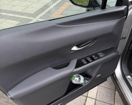 Сірий Лексус НХ, об'ємом двигуна 2 л та пробігом 35 тис. км за 29900 $, фото 10 на Automoto.ua