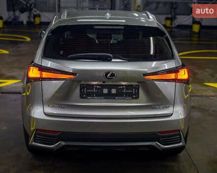 Сірий Лексус НХ, об'ємом двигуна 2 л та пробігом 29 тис. км за 35200 $, фото 6 на Automoto.ua