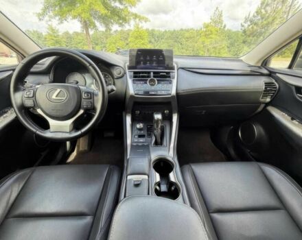 Сірий Лексус НХ, об'ємом двигуна 2 л та пробігом 30 тис. км за 23400 $, фото 8 на Automoto.ua
