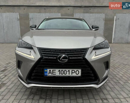 Серый Лексус НХ, объемом двигателя 2 л и пробегом 48 тыс. км за 32000 $, фото 2 на Automoto.ua