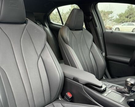 Сірий Лексус НХ, об'ємом двигуна 2 л та пробігом 35 тис. км за 29900 $, фото 1 на Automoto.ua