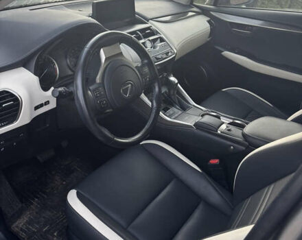 Сірий Лексус НХ, об'ємом двигуна 1.99 л та пробігом 100 тис. км за 38000 $, фото 3 на Automoto.ua